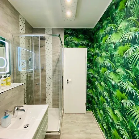 In Διαμέρισμα *